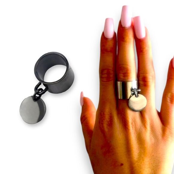 Black Round Dangle Charm Wide Band Statement Ring NEW - Picture 2 of 3
